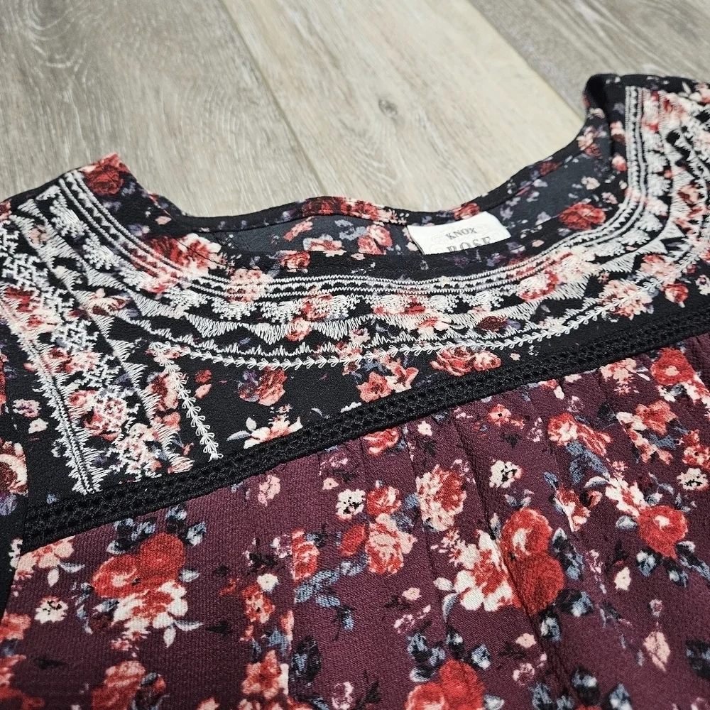 Knox Rose Floral Embroidered Tiered Relaxed Fit Peasant Top Blouse Womens Small - Picture 10 of 12